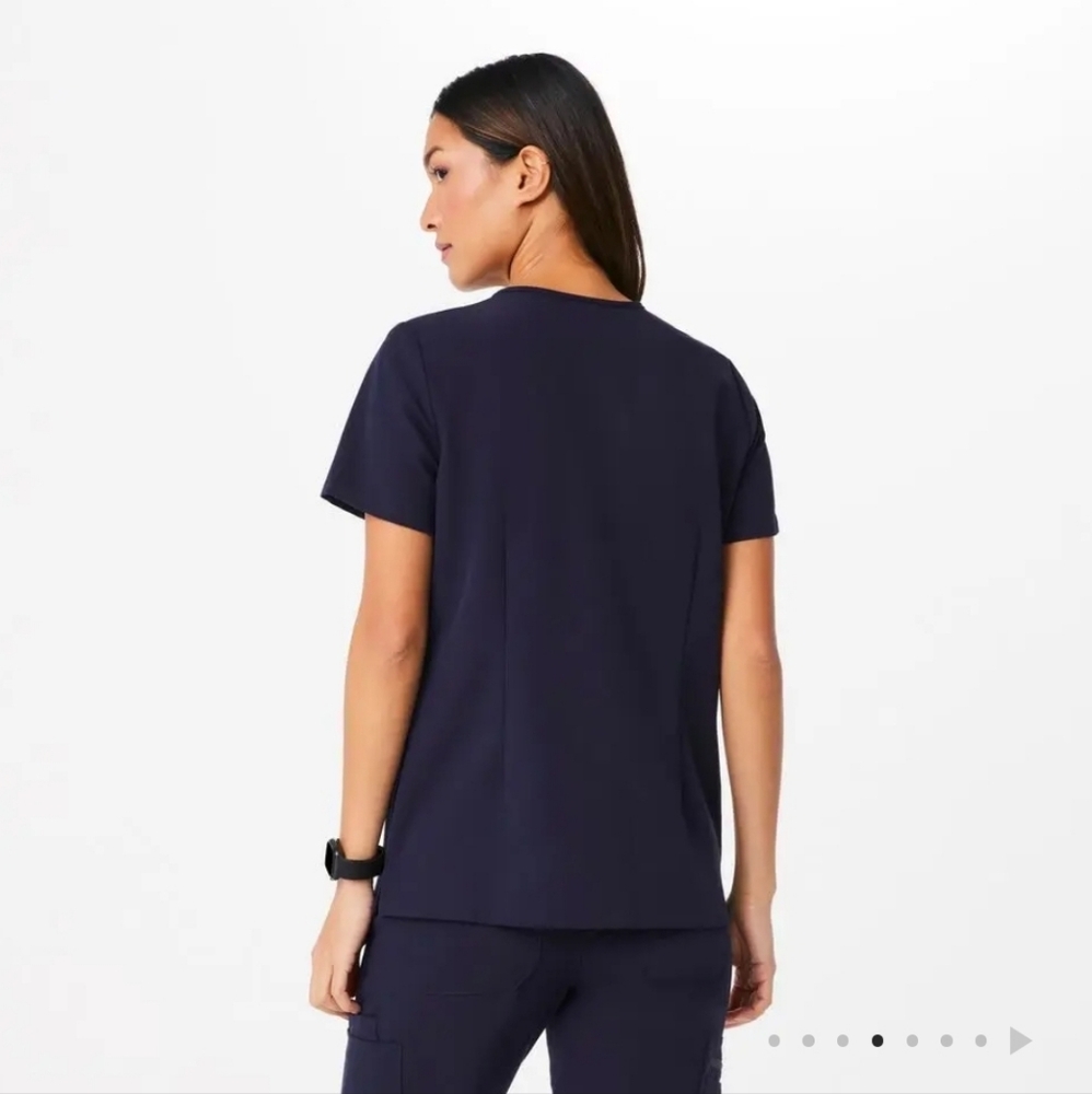 FIGS CASMA 3 POCKET SCRUB TOP NAVY sz SMALL MEDICAL NURSE DENTAL UNIFORM *GUC - Picture 2 of 11